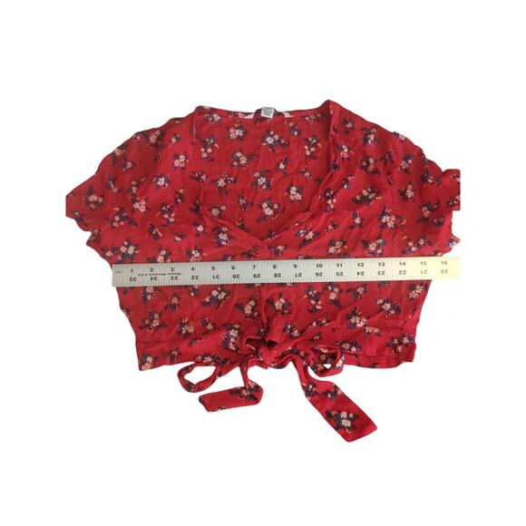 American Eagle Top Womens blouse sz XS Red Floral Tie cropped Button Up - Picture 3 of 7